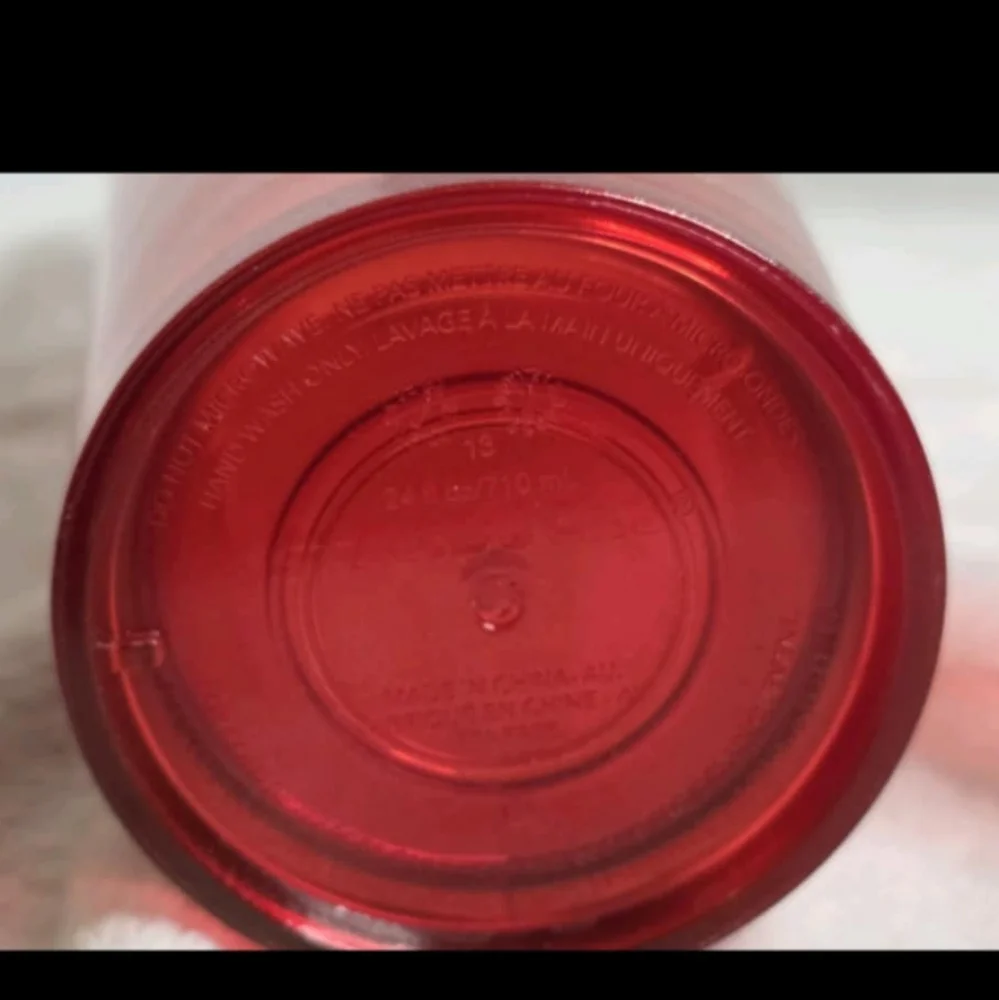 Starbucks Red Swirl Venti Cold Cup Tumbler‎ 24oz
